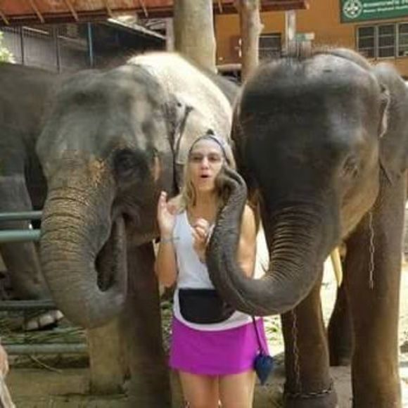 Meet your Posher, Vicki - Picture 1 of 1